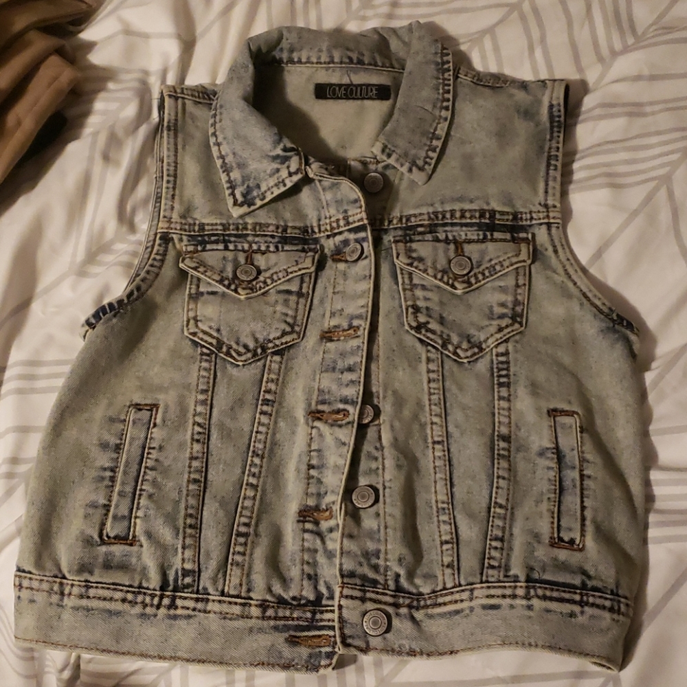 Love Culture Jean Vest like new